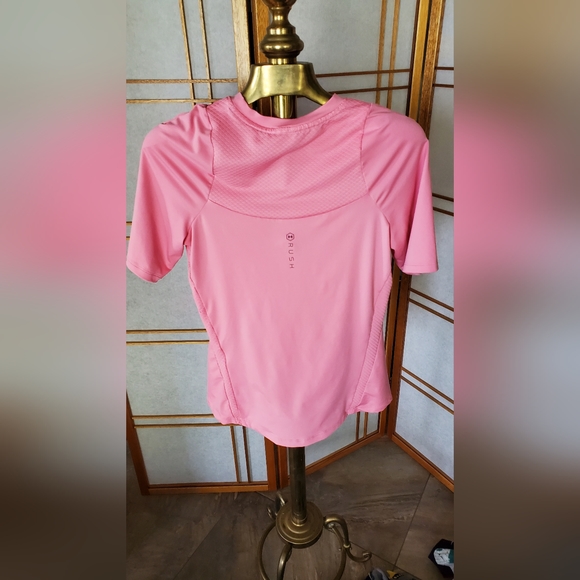 Bundle 5/$30   Pink Under Armour workout top - Picture 3 of 5